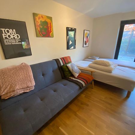 Vila Townhouse On Arlanda Stockholm Metro Line - Easy Checkin Sollentuna Exteriér fotografie