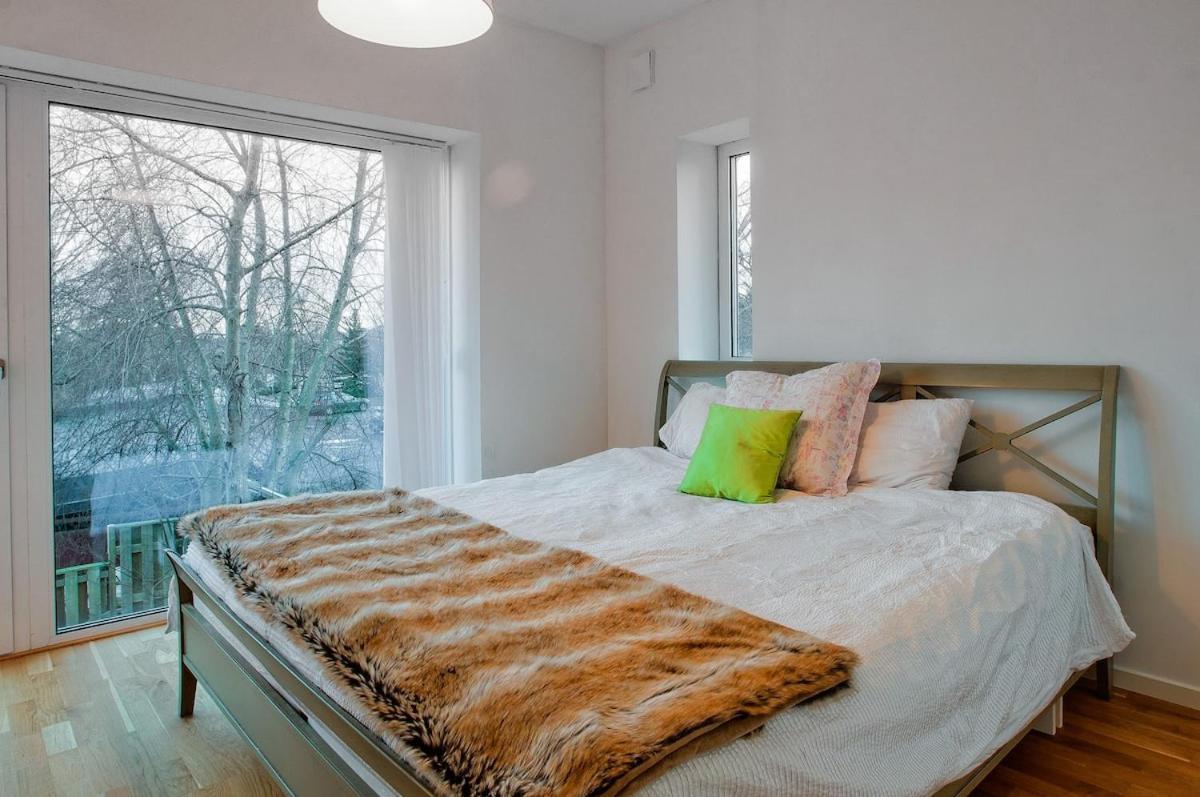 Vila Townhouse On Arlanda Stockholm Metro Line - Easy Checkin Sollentuna Exteriér fotografie